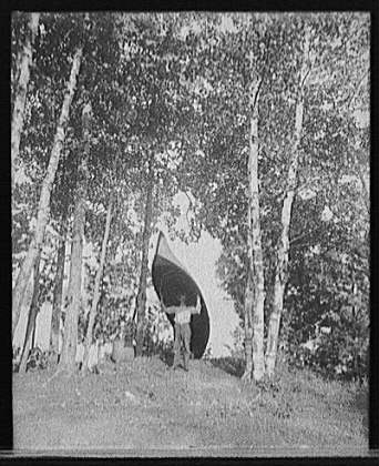 Guideboat on Shoulders